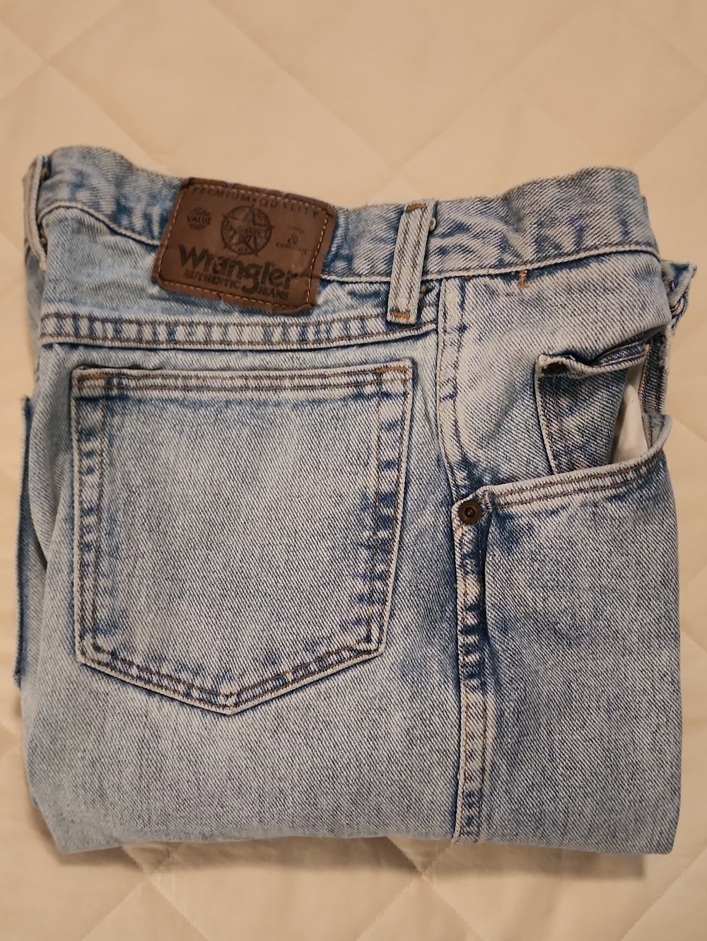 Wrangler Light Blue Relaxed Fit Men's Jeans